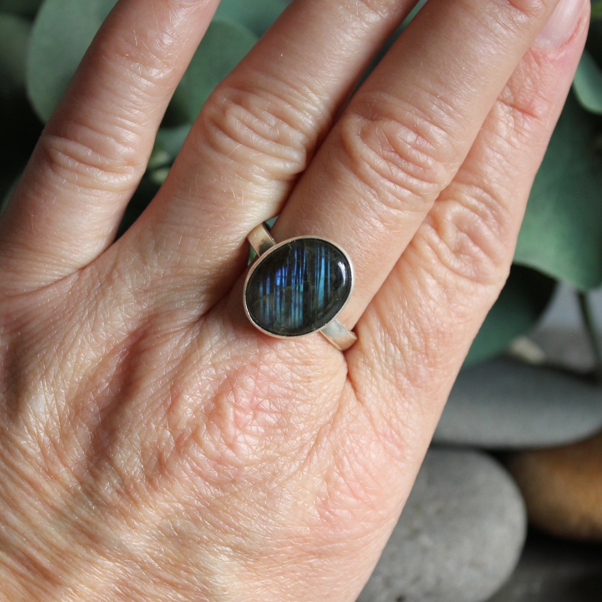 Small Oval Labradorite Statement Ring - AccentYourself