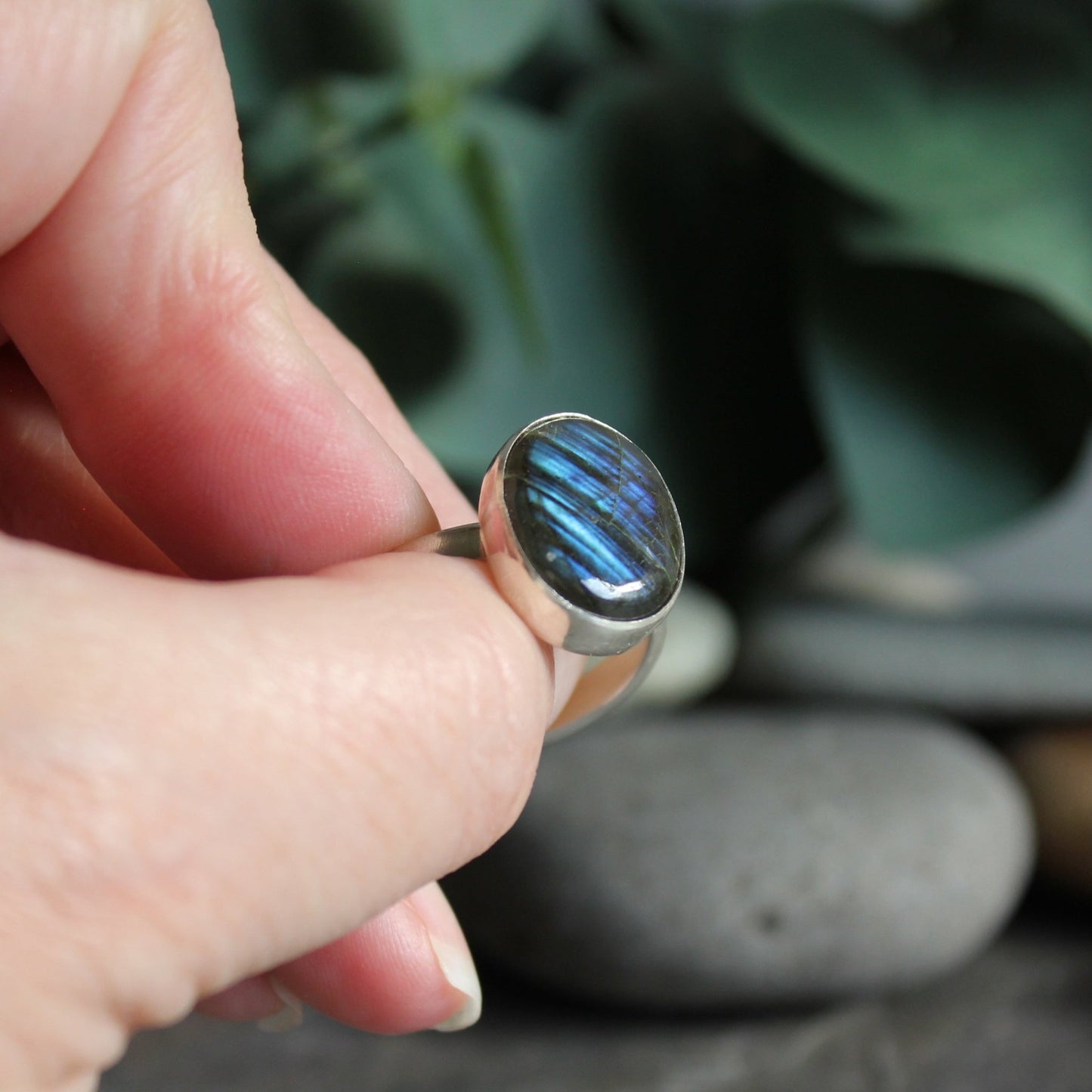 Small Oval Labradorite Statement Ring - AccentYourself