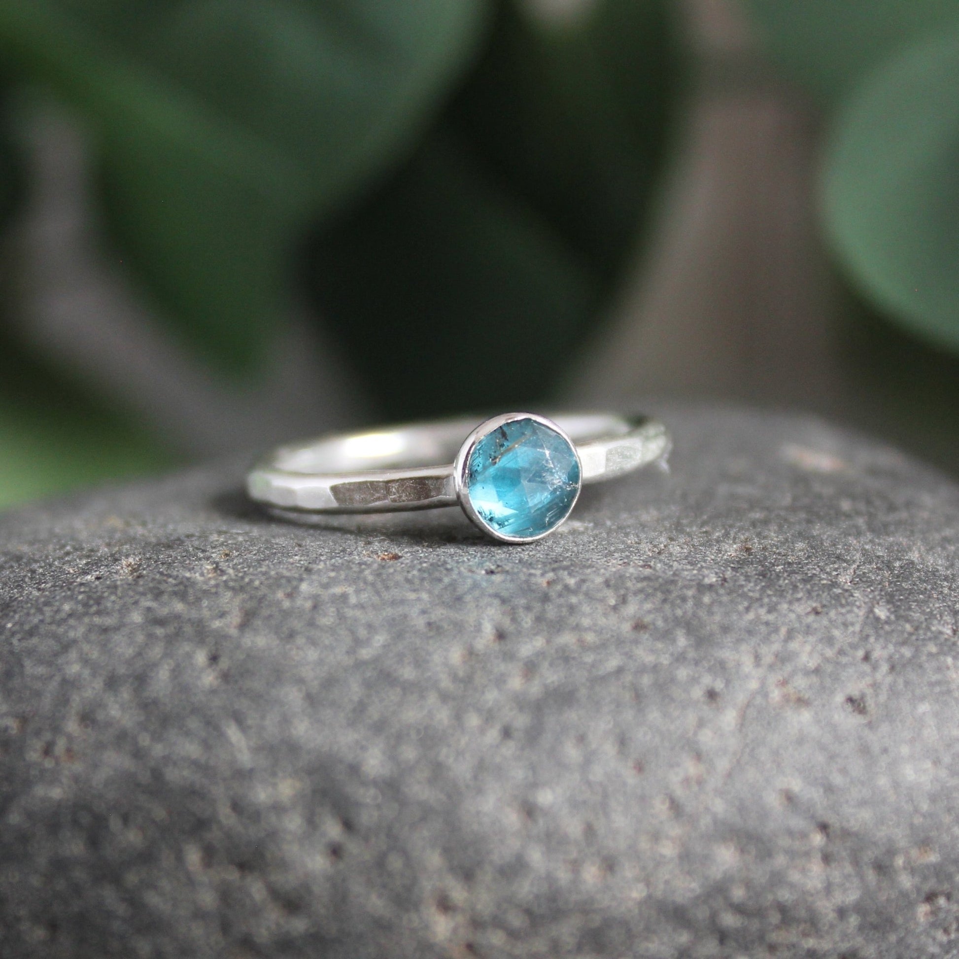 Sterling Silver Rose Cut Teal Moss Kyanite Stacking Ring - AccentYourself